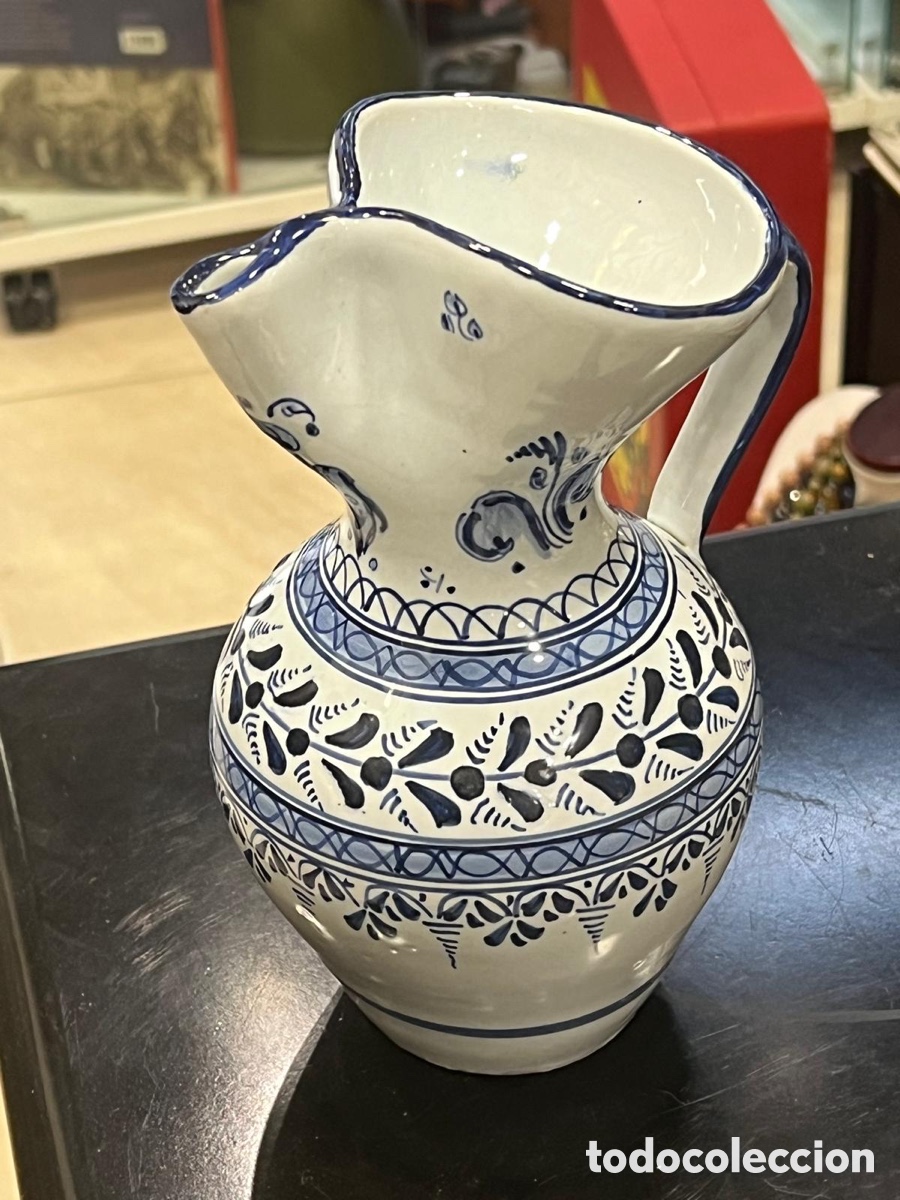 Antig&uuml;edades: Lote de 2 jarras de Talavera - Foto 13