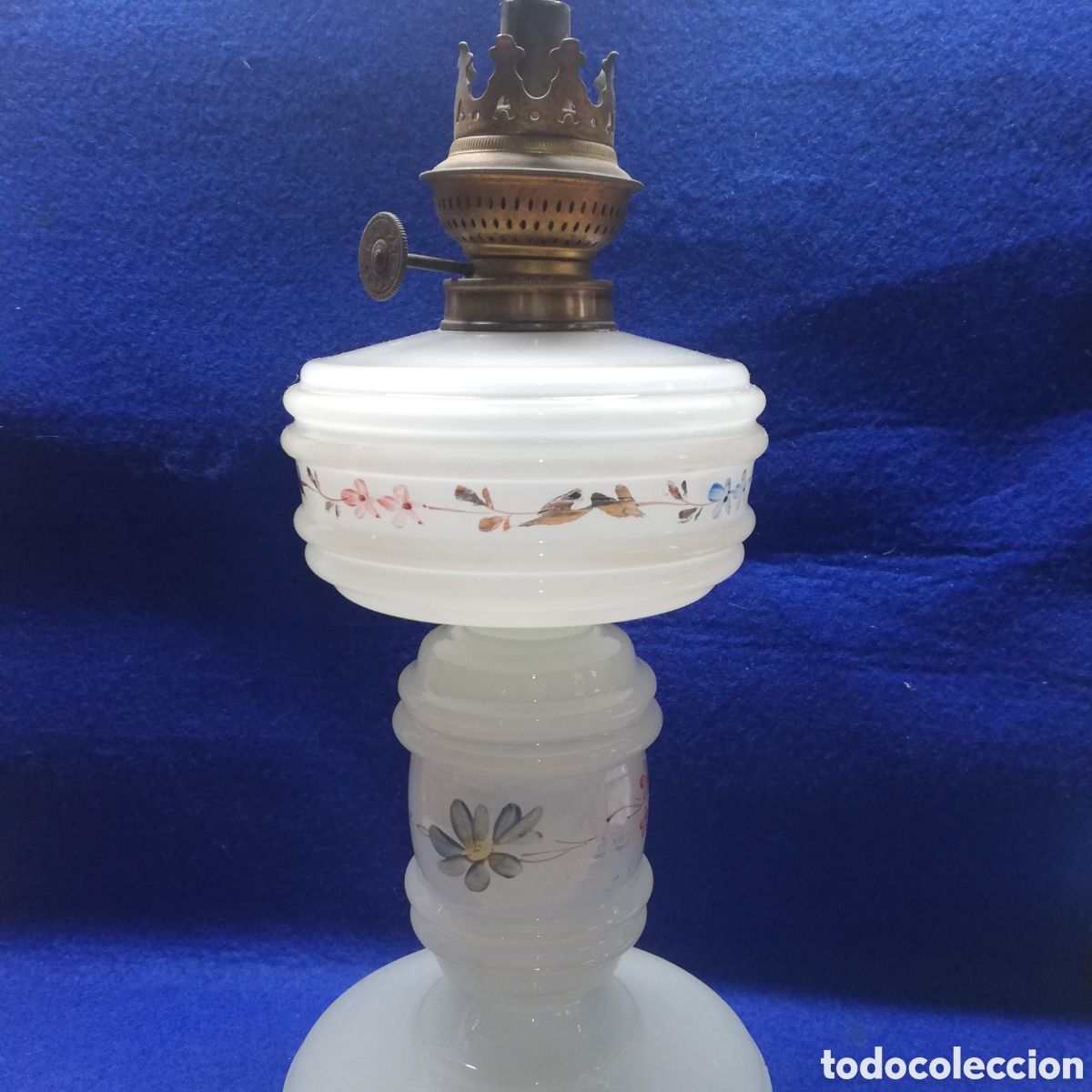 Antig&uuml;edades: ANTIGUO QUINQUE DE VIDRIO Y LATON - Foto 1