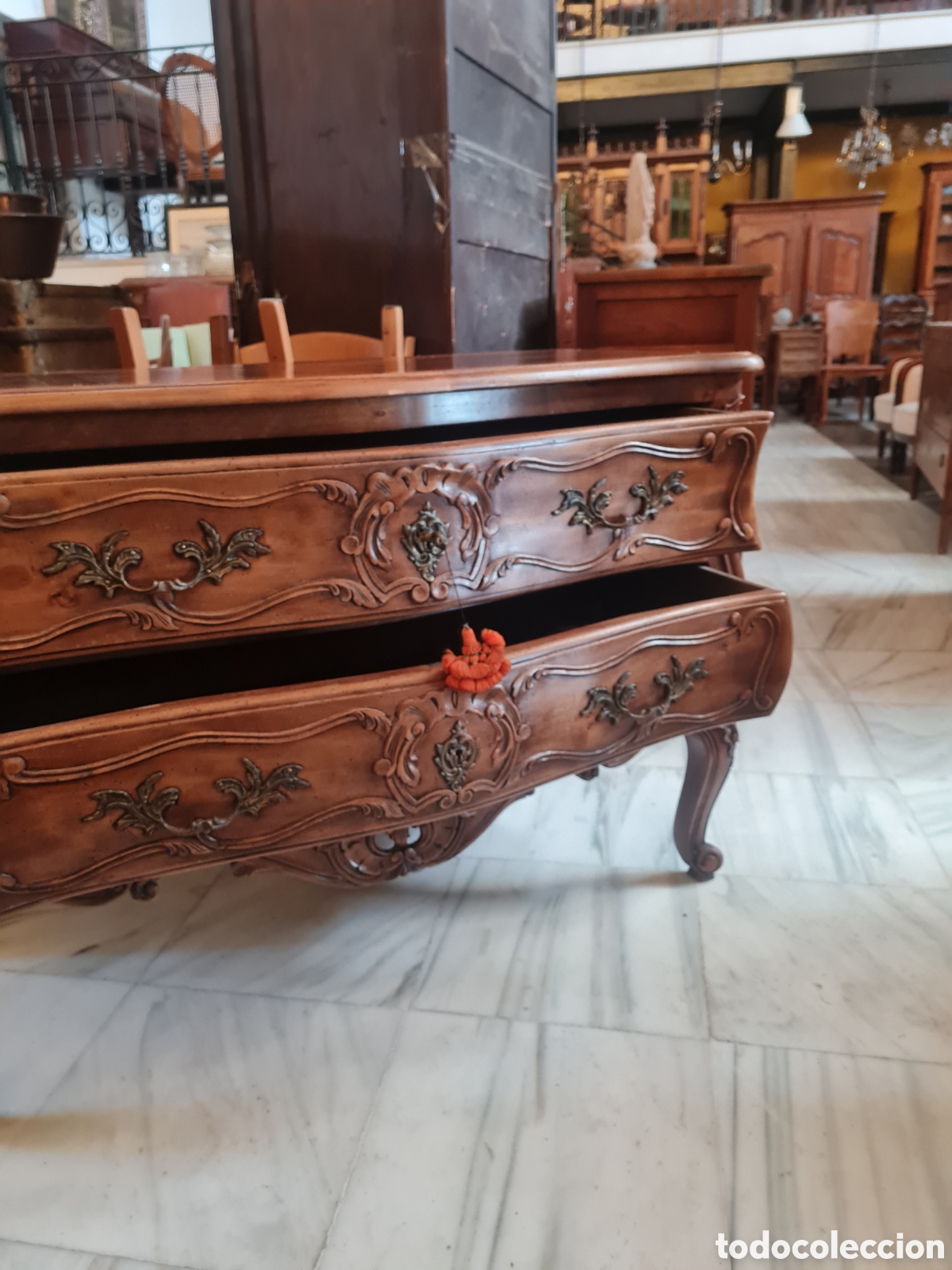 Antig&uuml;edades: C&oacute;moda francesa estilo Luis 15 - Foto 2