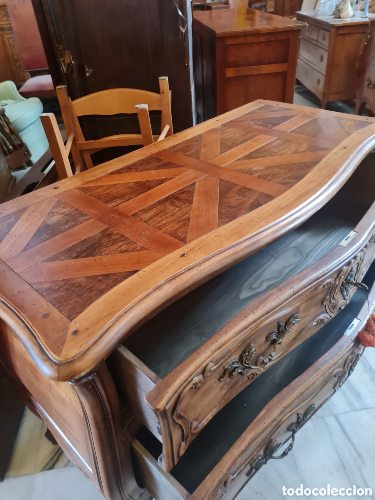 Antig&uuml;edades: C&oacute;moda francesa estilo Luis 15 - Foto 3
