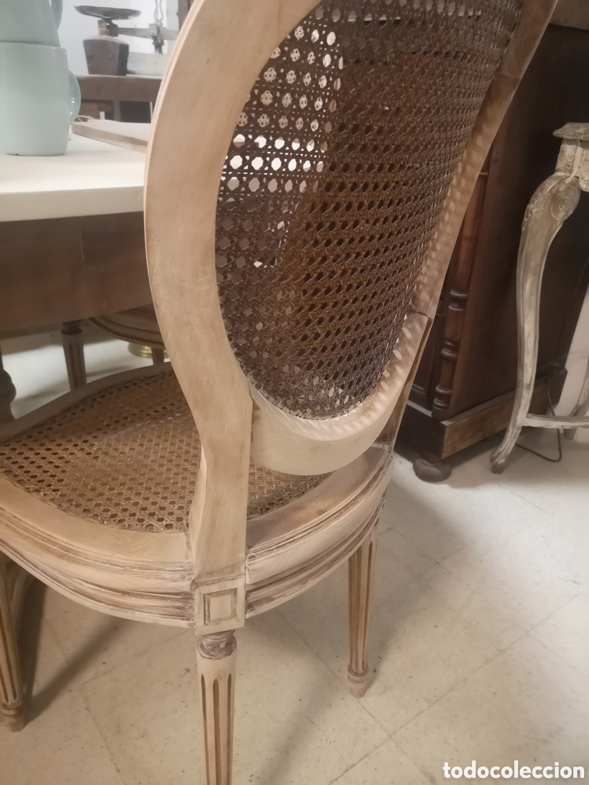 Antig&uuml;edades: Sillas de madera con rejilla - Foto 8