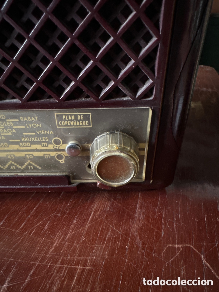 Antig&uuml;edades: Radio Philips de baquelita funcionando - Foto 4