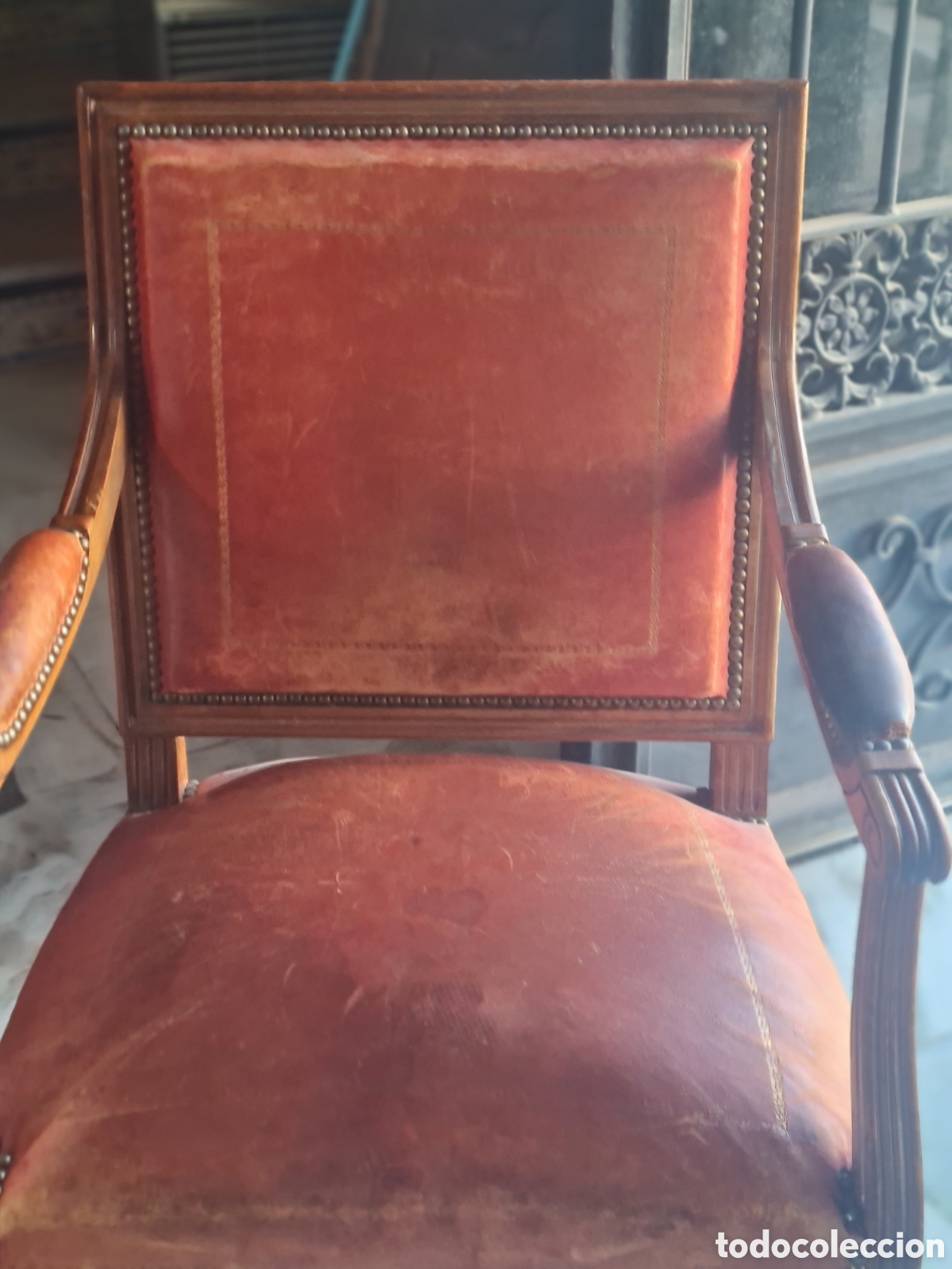 Antig&uuml;edades: Sill&oacute;n estilo Luis 16 en nogal y piel - Foto 8
