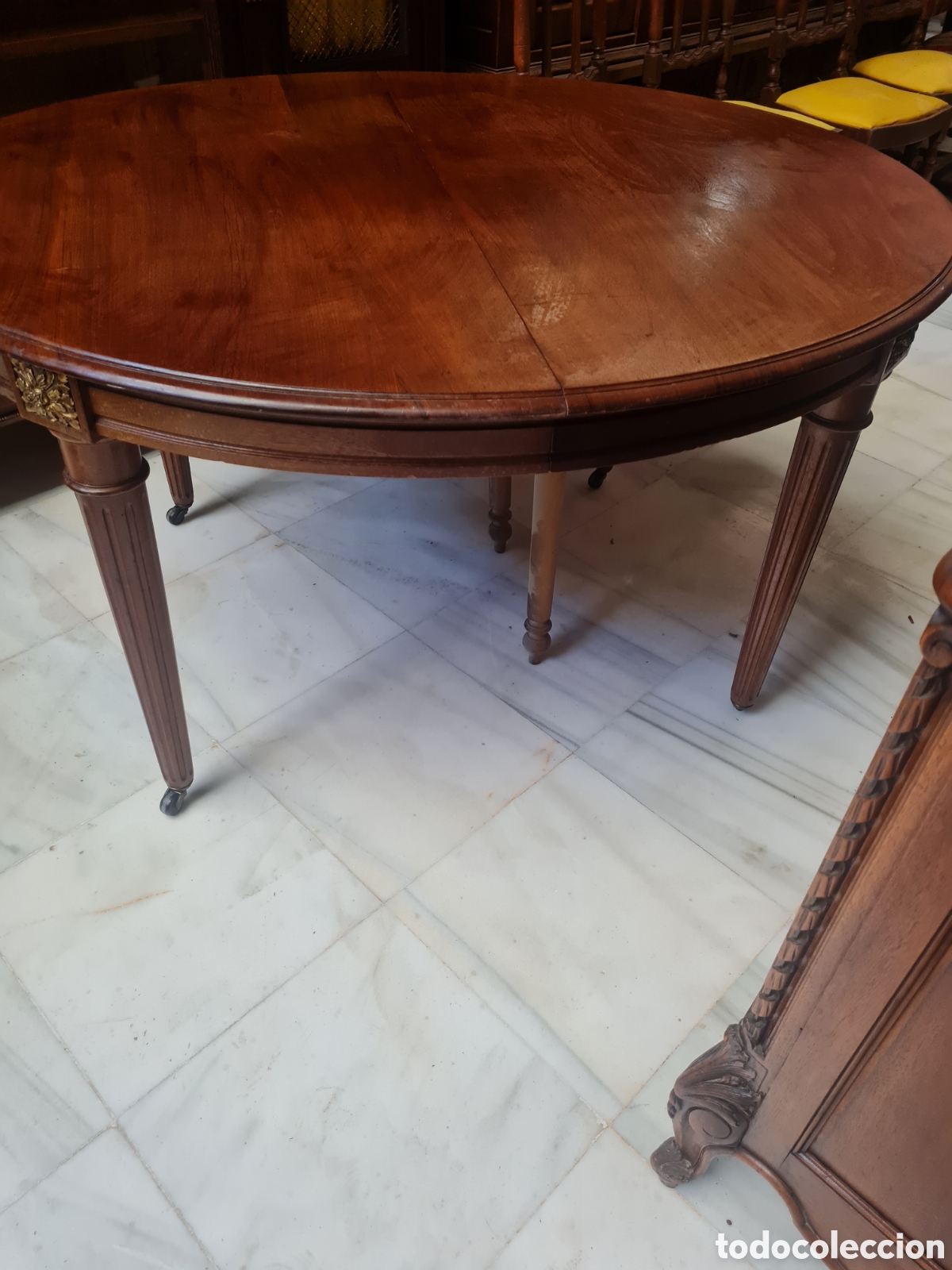 Antig&uuml;edades: Mesa Luis 16 en nogal - Foto 2