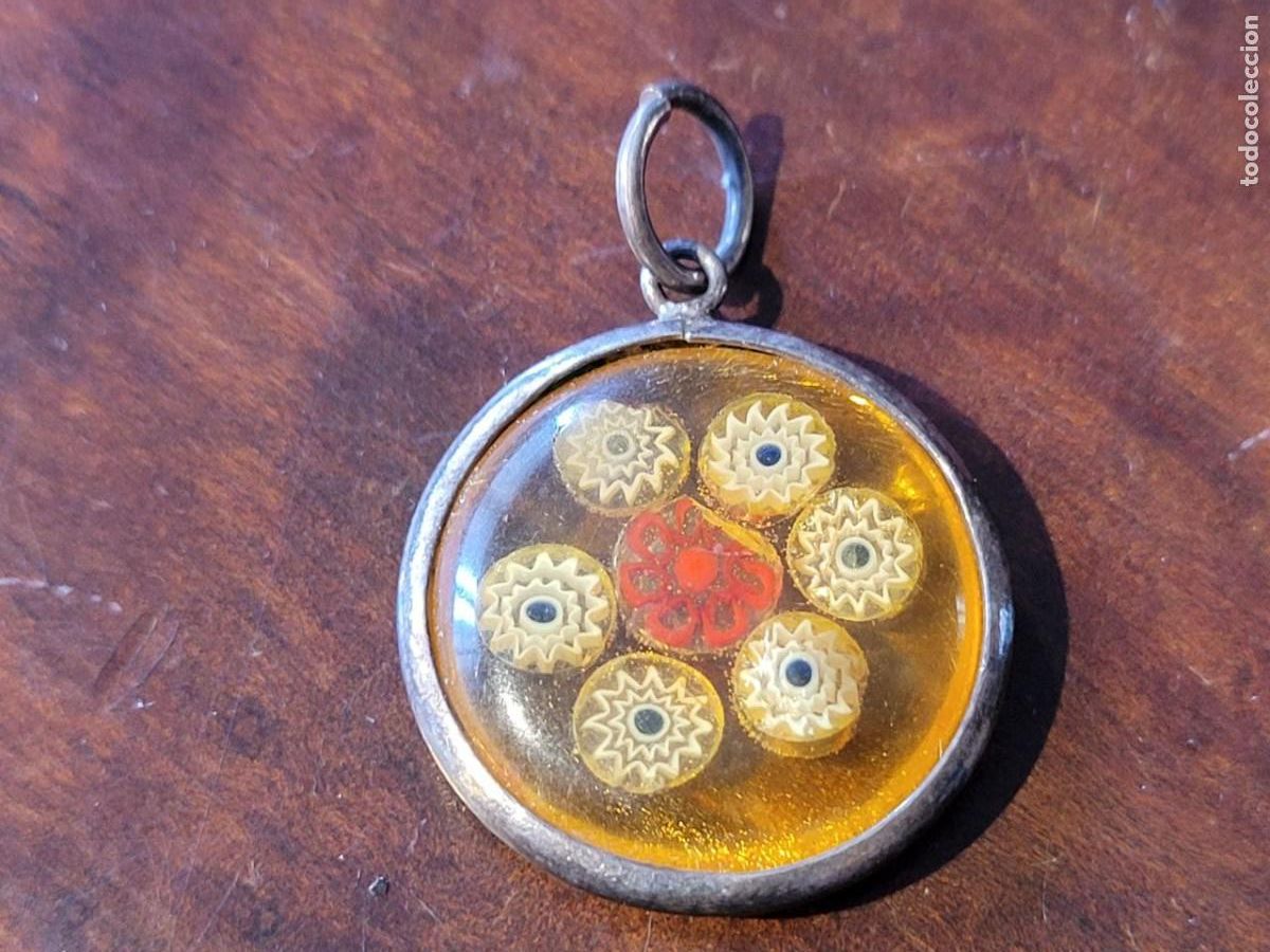 Antig&uuml;edades: COLGANTE TIPO DISCO PLATEADO 2 CM - Foto 1