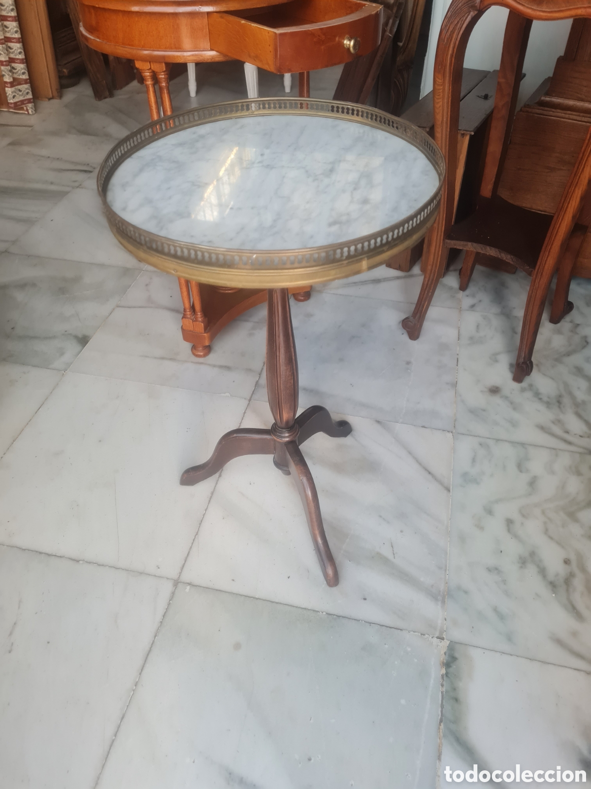 Antig&uuml;edades: Pedestal de madera y m&aacute;rmol de los 50 - Foto 2