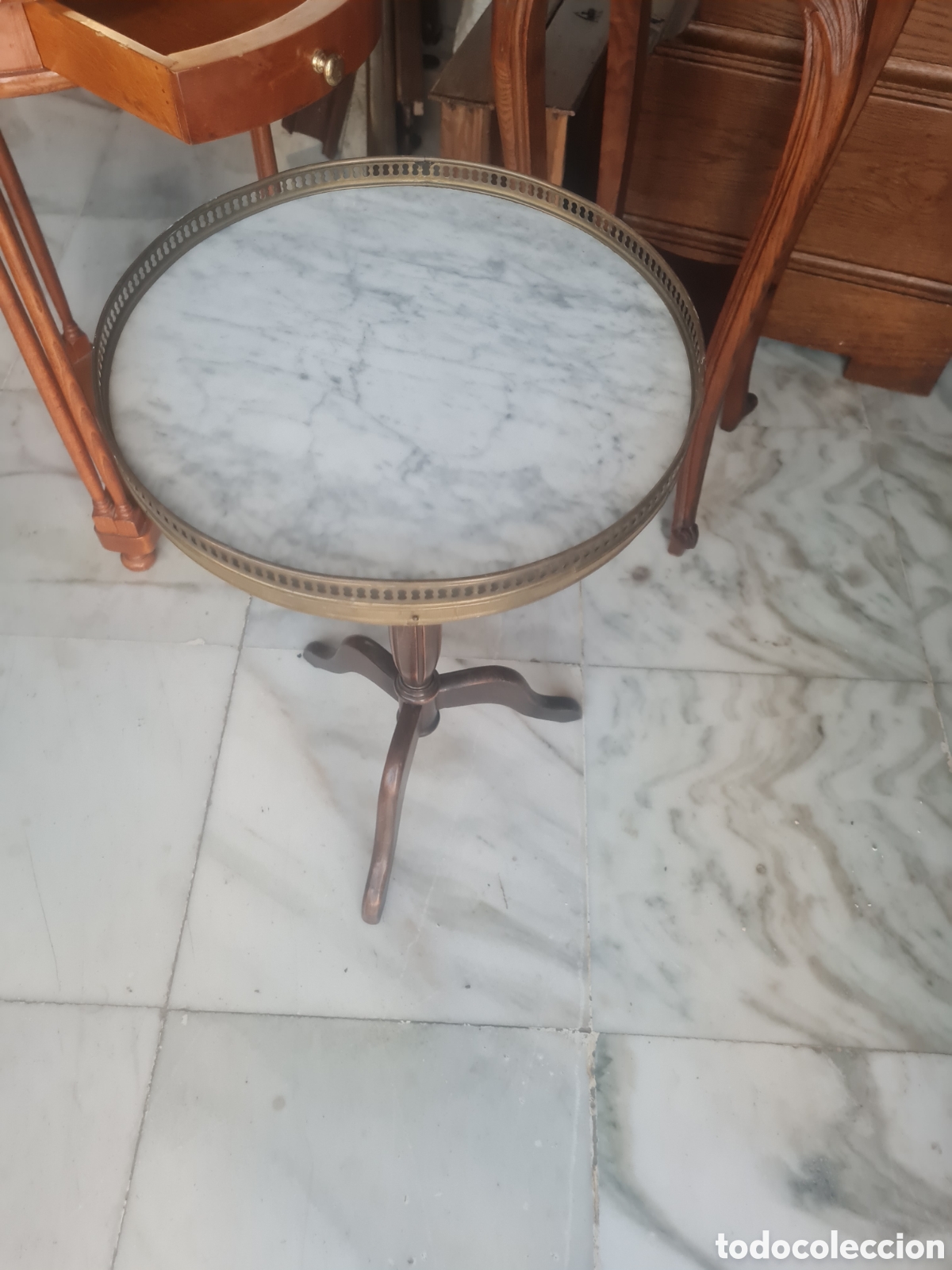 Antig&uuml;edades: Pedestal de madera y m&aacute;rmol de los 50 - Foto 3