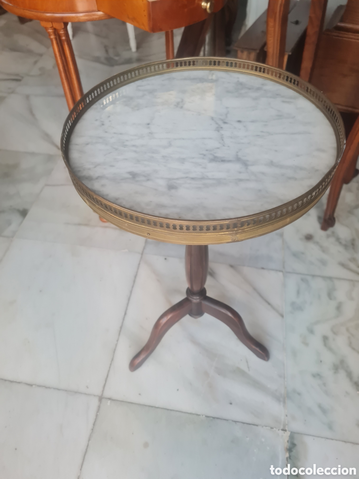 Antig&uuml;edades: Pedestal de madera y m&aacute;rmol de los 50 - Foto 1