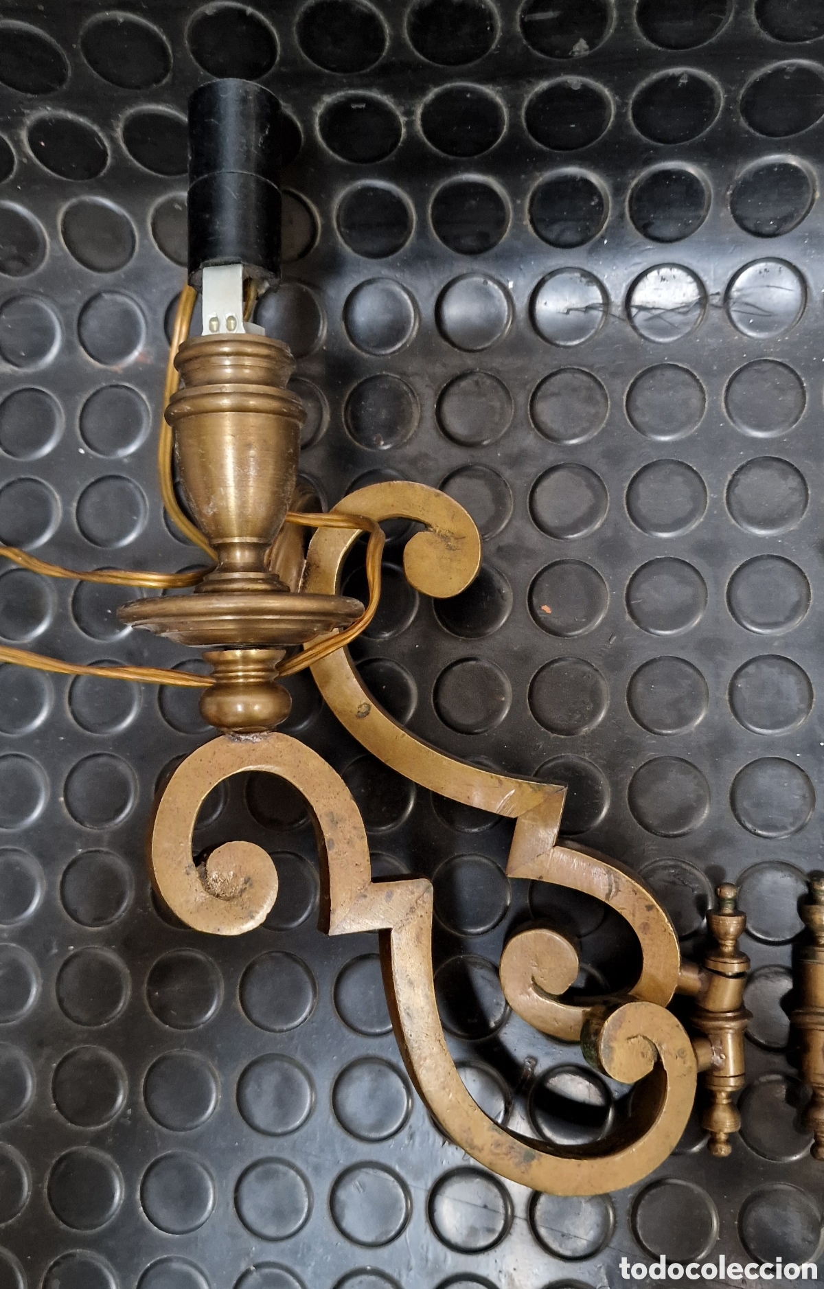 Antig&uuml;edades: Pareja de apliques plegables en bronce - Foto 3