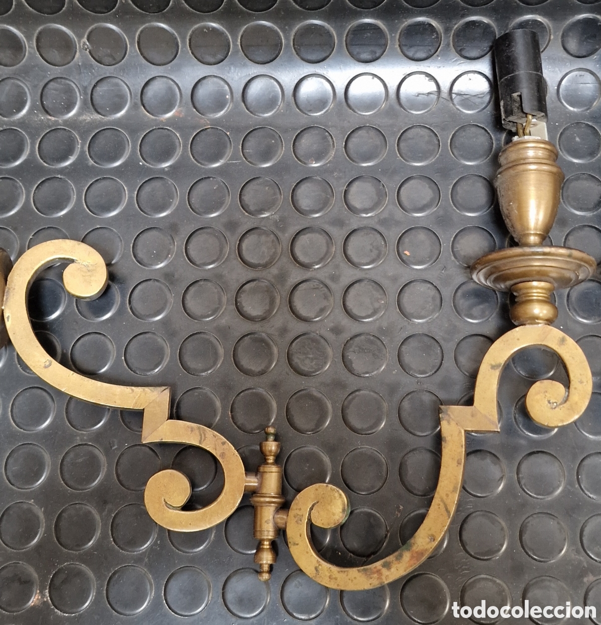 Antig&uuml;edades: Pareja de apliques plegables en bronce - Foto 6