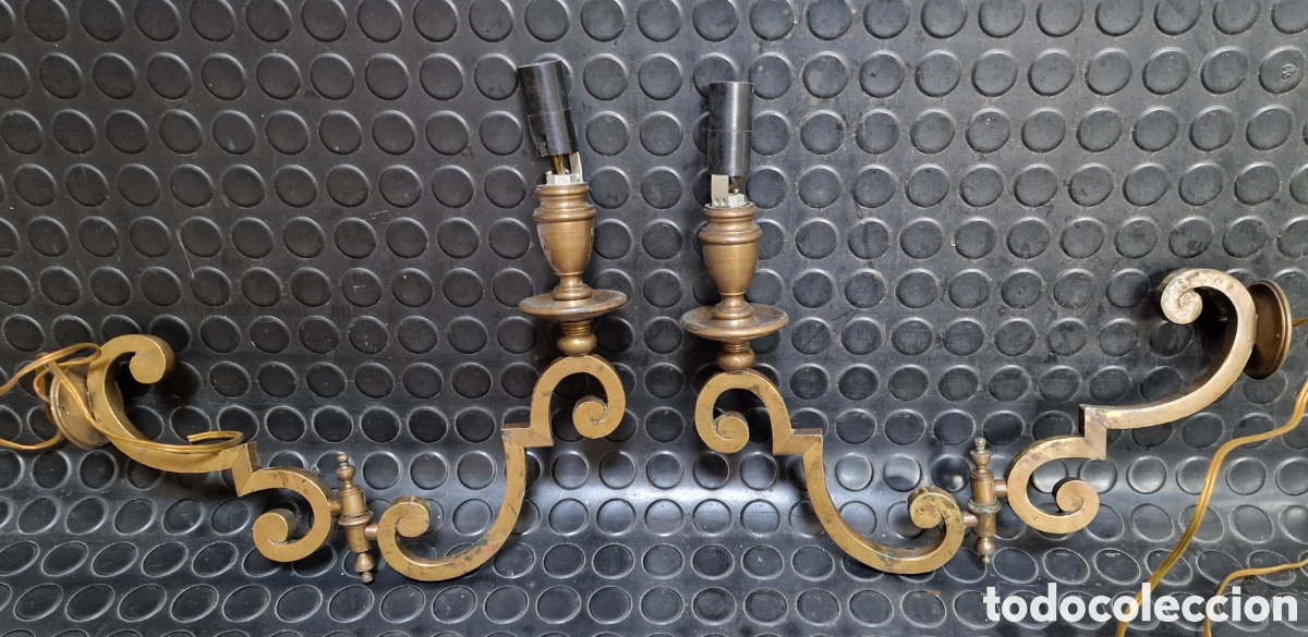 Antig&uuml;edades: Pareja de apliques plegables en bronce - Foto 1