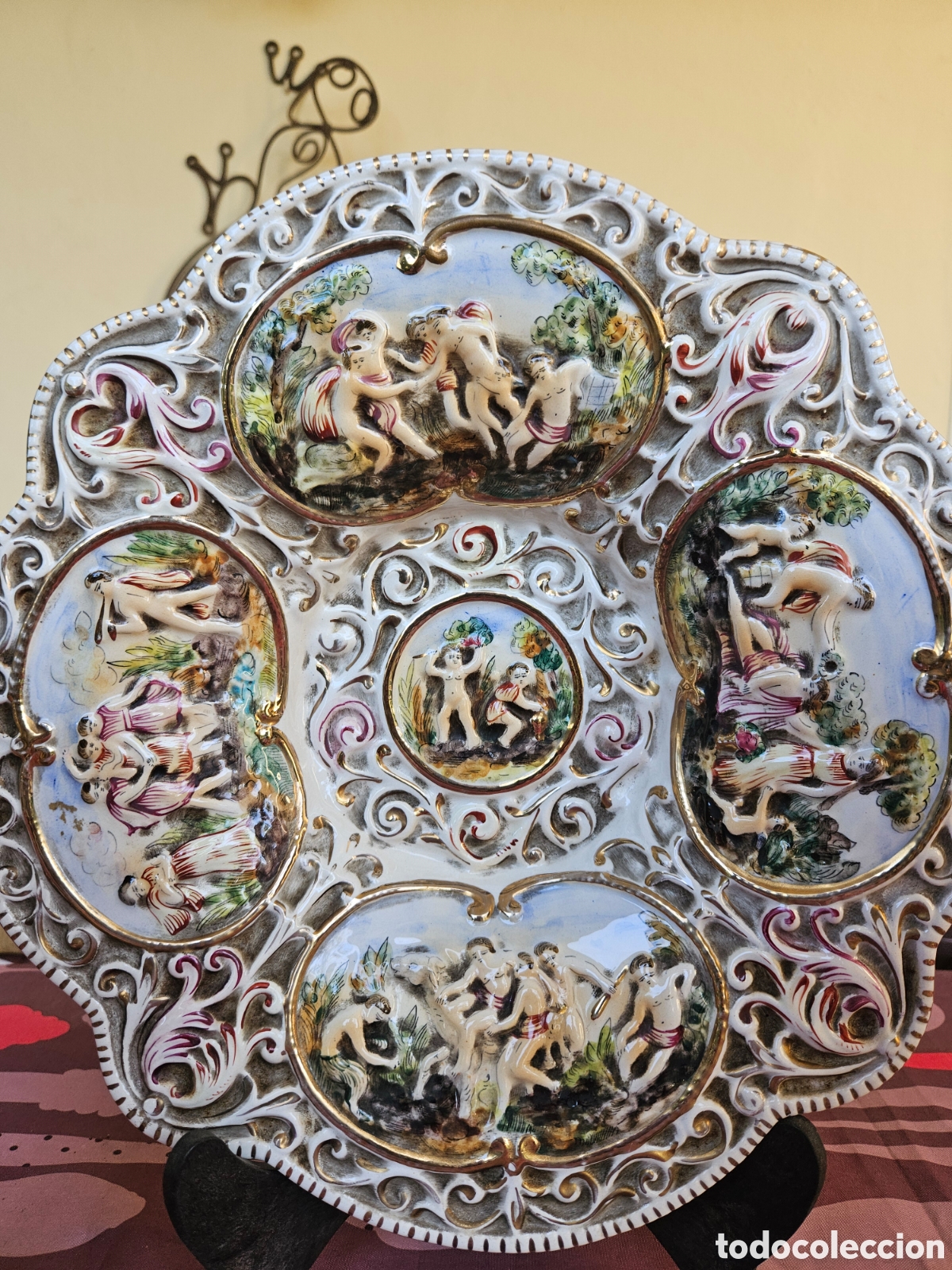 Antig&uuml;edades: Conjunto jarrones y plato CAPODIMONTE. - Foto 4