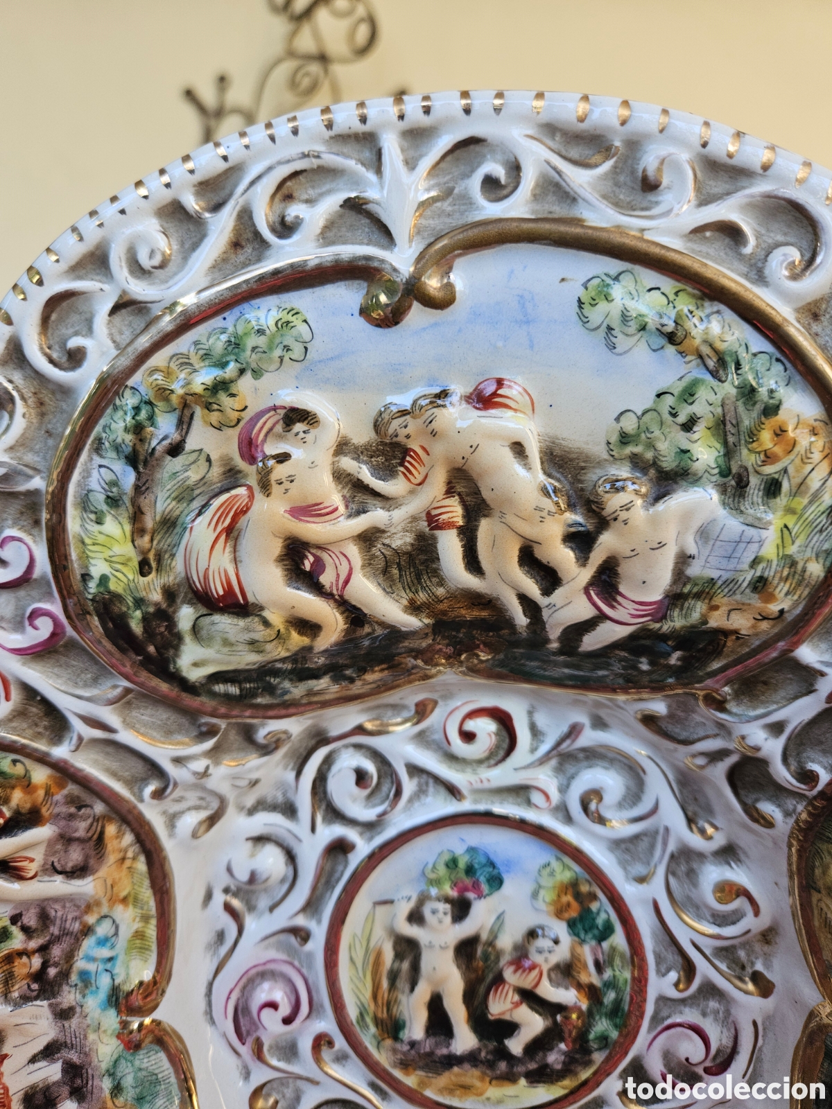 Antig&uuml;edades: Conjunto jarrones y plato CAPODIMONTE. - Foto 5