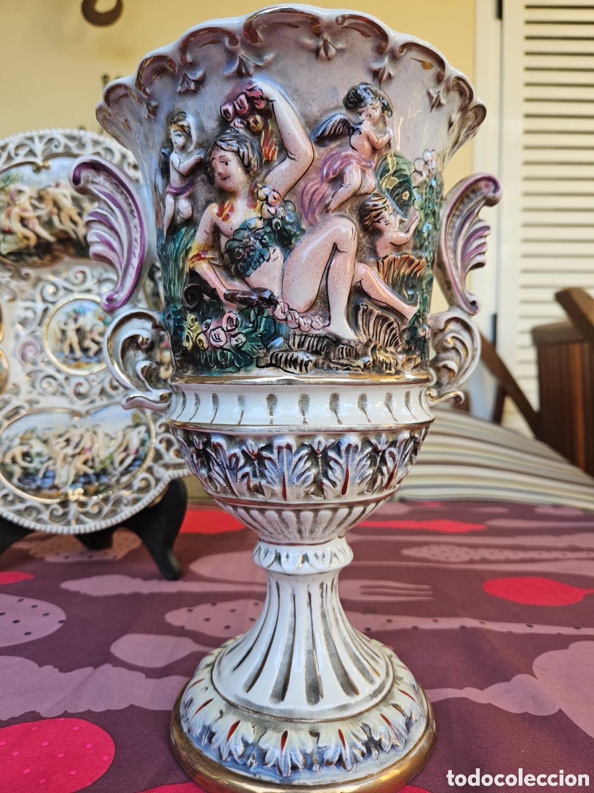 Antig&uuml;edades: Conjunto jarrones y plato CAPODIMONTE. - Foto 6