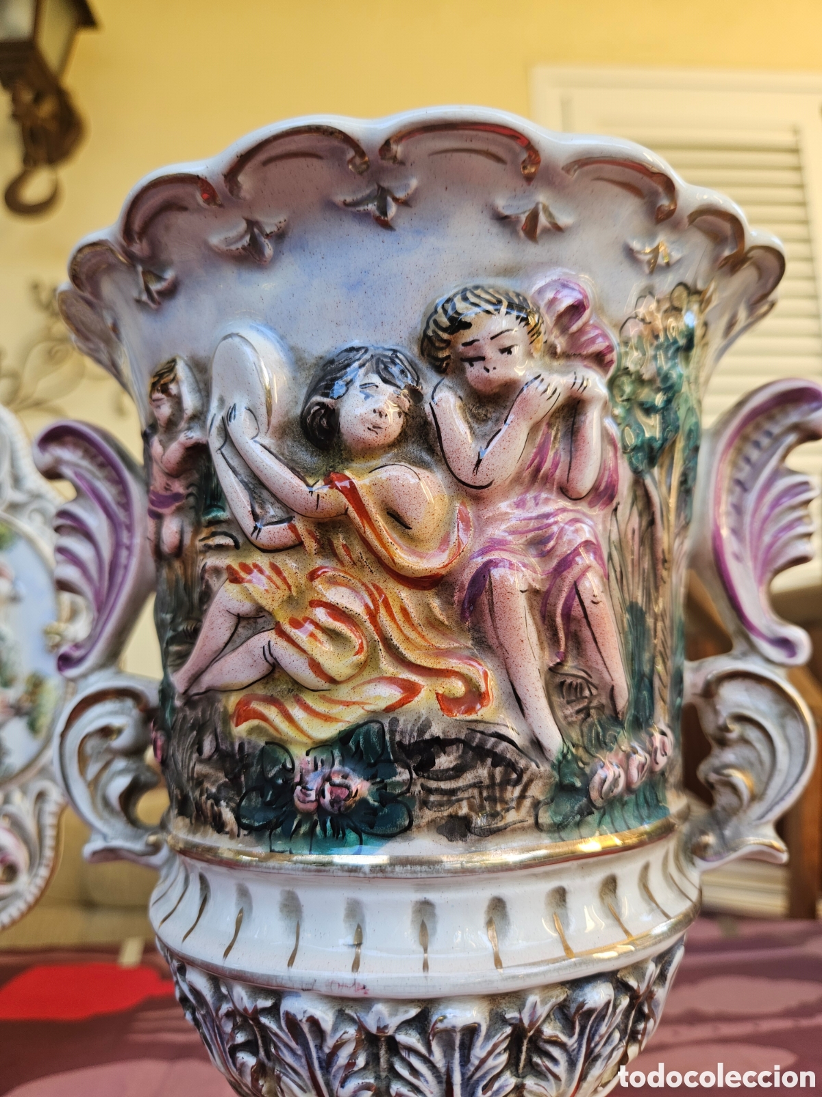 Antig&uuml;edades: Conjunto jarrones y plato CAPODIMONTE. - Foto 10