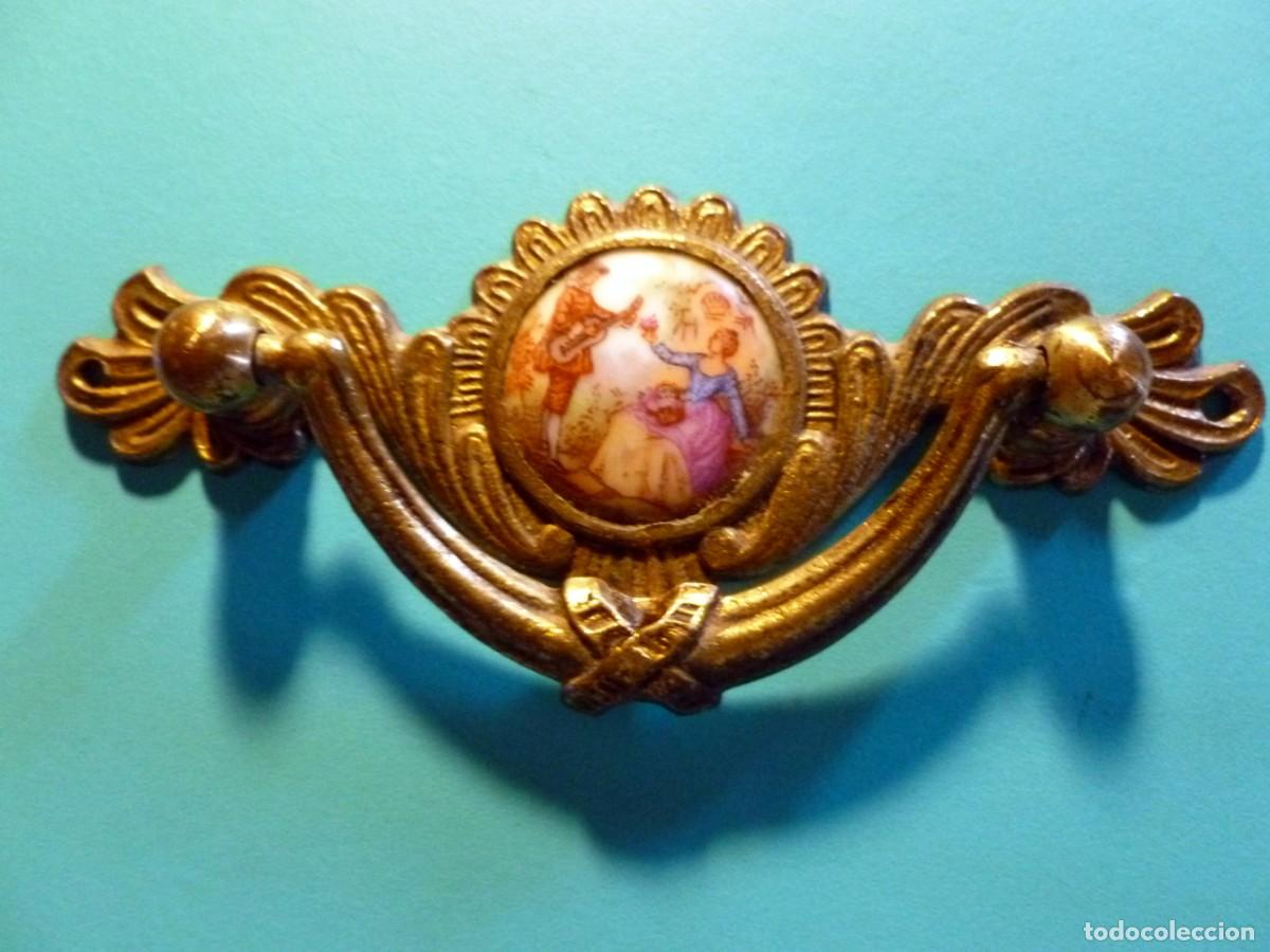 Antig&uuml;edades: Tirador de caj&oacute;n de bronce - Foto 1