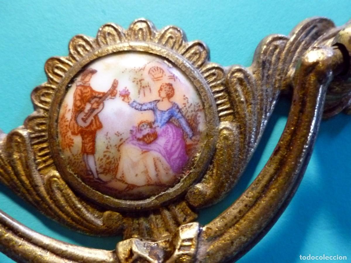 Antig&uuml;edades: Tirador de caj&oacute;n de bronce - Foto 2