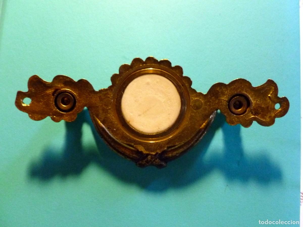 Antig&uuml;edades: Tirador de caj&oacute;n de bronce - Foto 4