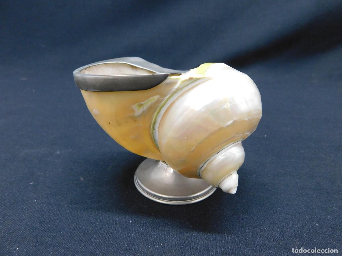 Antig&uuml;edades: CARACOLA CON ADORNOS DE PLATA - Foto 1