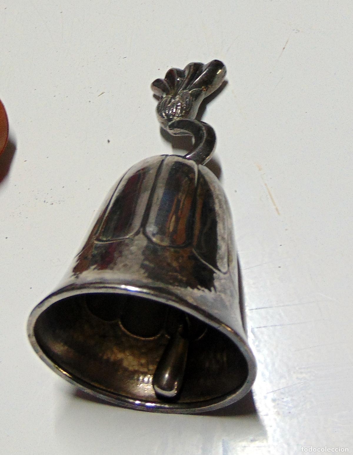 Antig&uuml;edades: CAMPANILLA PLATEADA , COMPLETA , DESCOMOZCO MATERIAL 12 CM - Foto 2