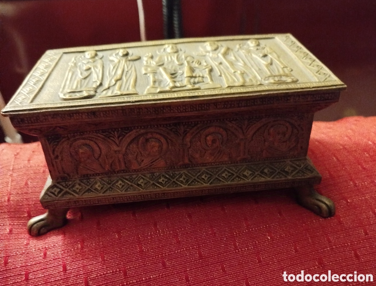 Antig&uuml;edades: Caja joyero cofre bronce y lat&oacute;n - Foto 1