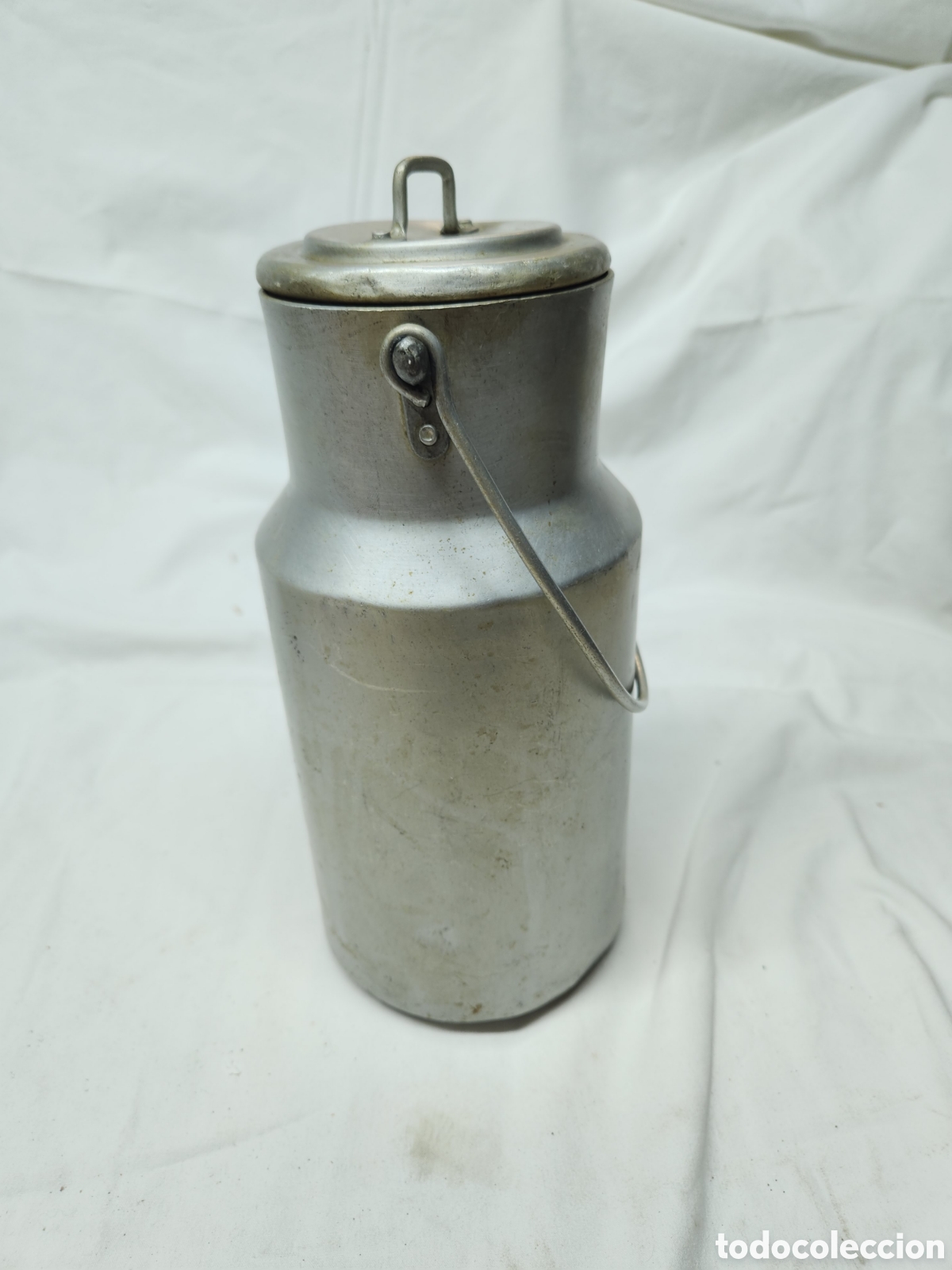 Antig&uuml;edades: ANTIGUA LECHERA DE ALUMINIO 2 LITROS. - Foto 1