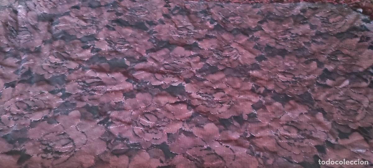 Antig&uuml;edades: BONITO MANTON DE ENCAJE DE BLONDA CON FLECO. - Foto 7