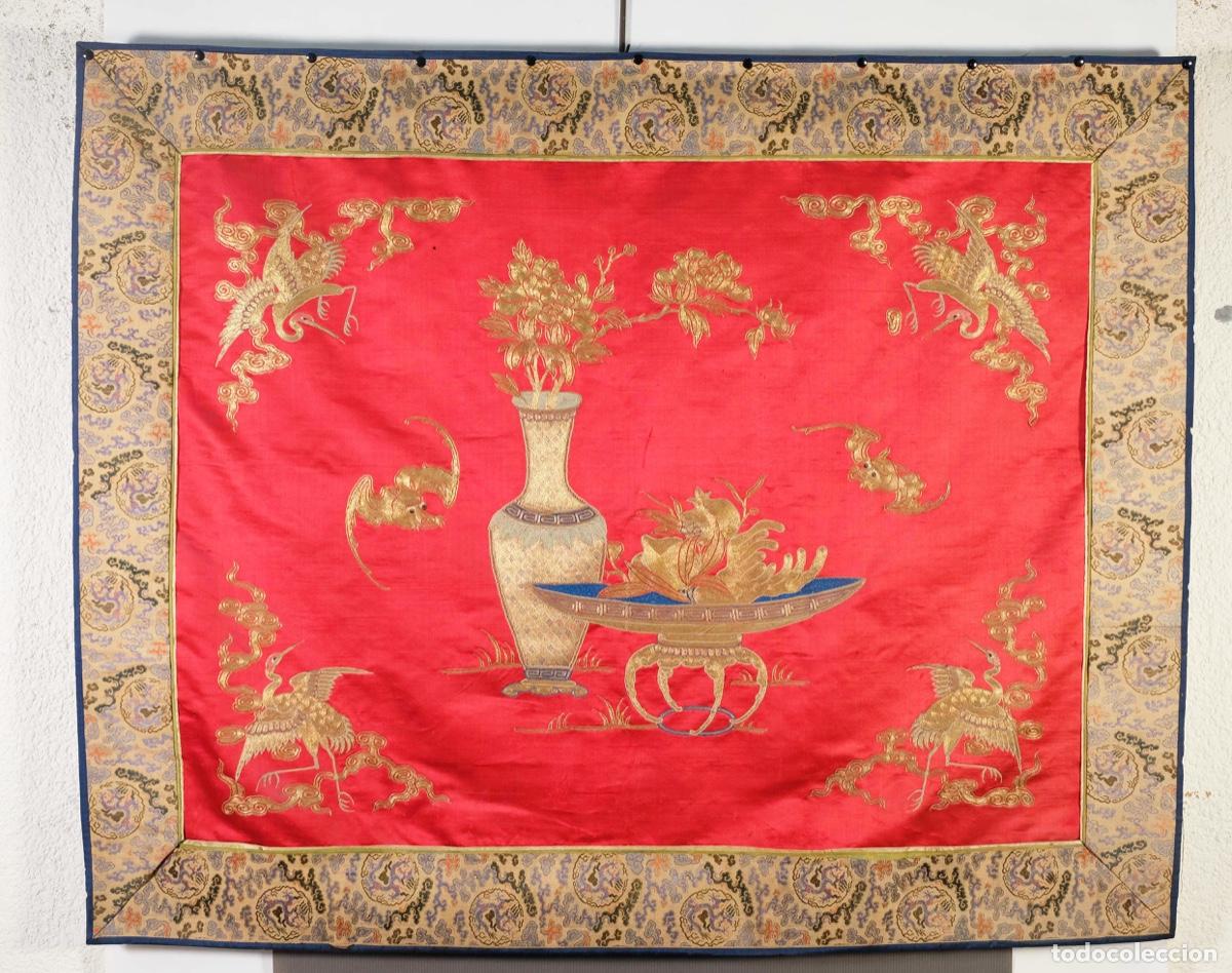 Antig&uuml;edades: Seda china bordada al oro - Foto 1