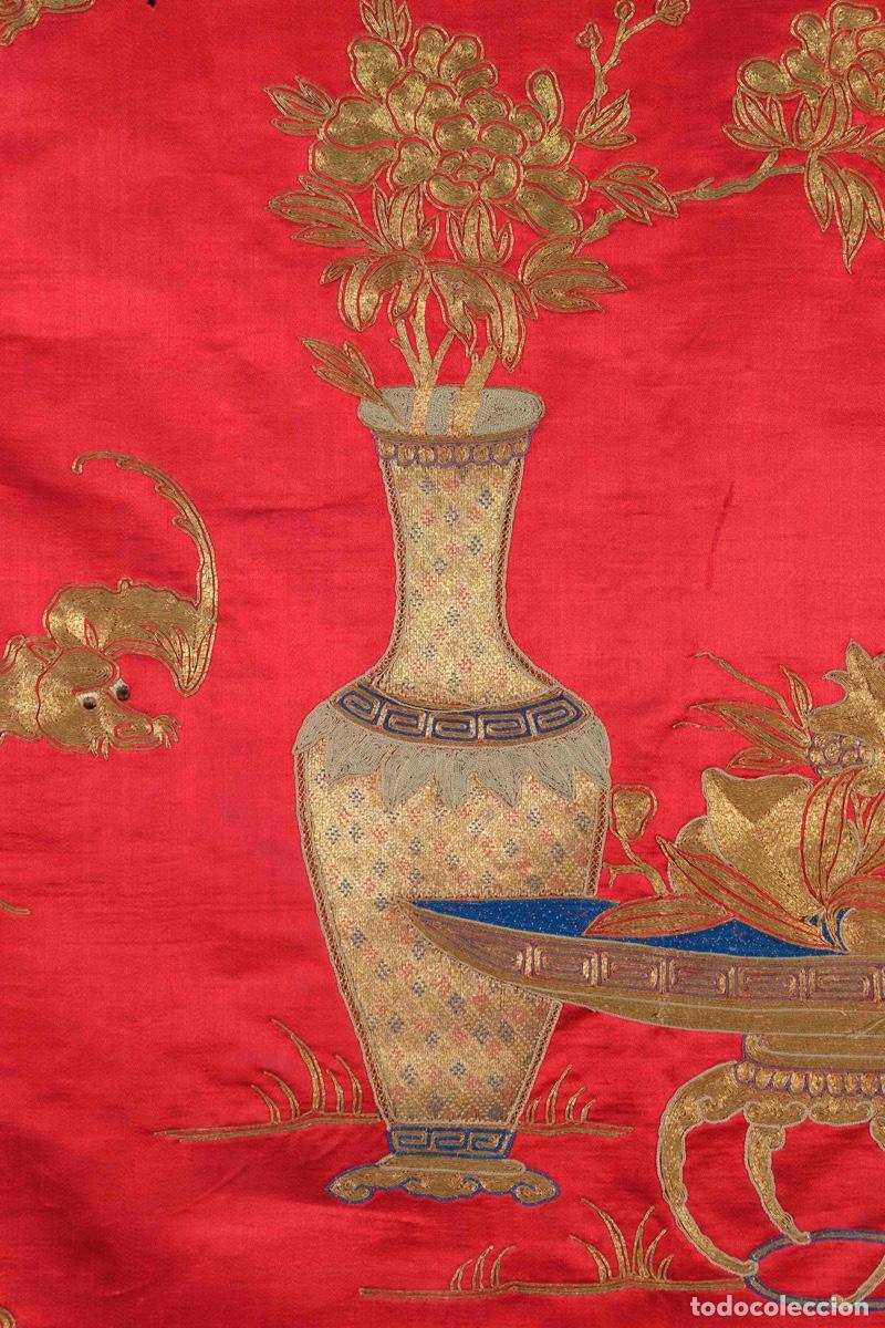 Antig&uuml;edades: Seda china bordada al oro - Foto 4