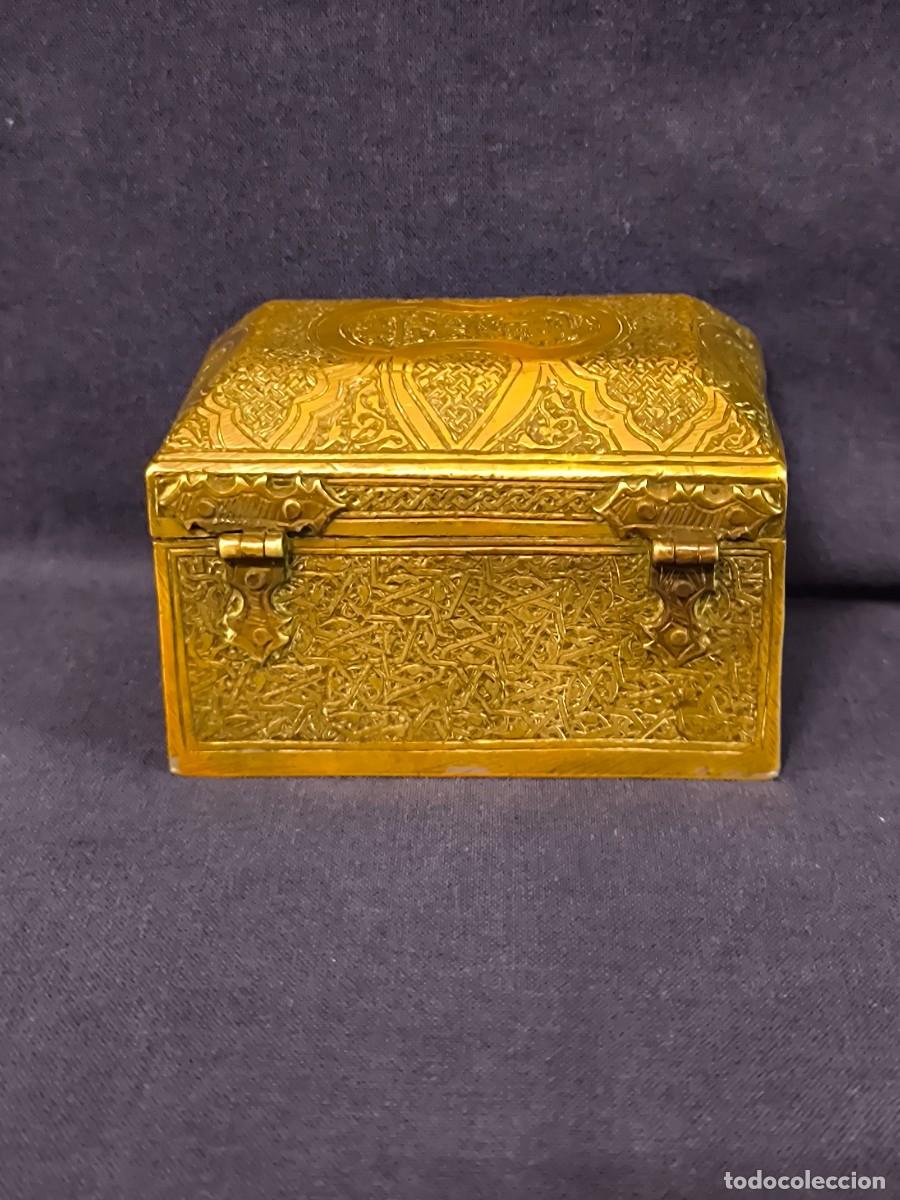 Antig&uuml;edades: CAJA ORIENTAL EN BRONCE E INCRIPCIONES - Foto 3