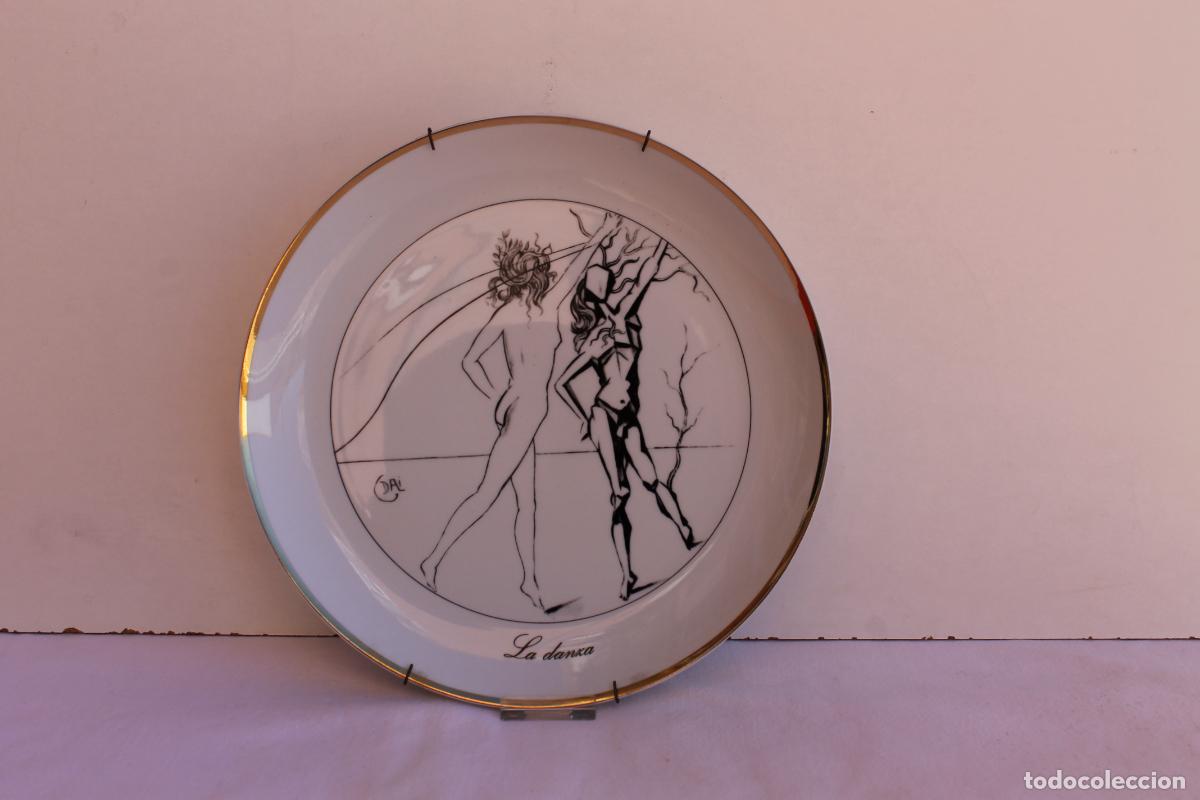 Antig&uuml;edades: PLATO DE PORCELANA DE DALI LA DANZA - Foto 1