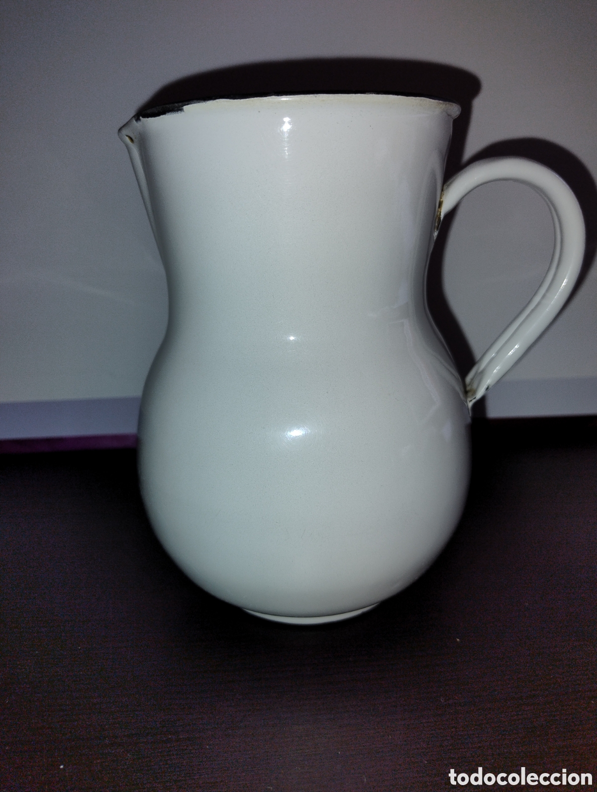 Antig&uuml;edades: Jarra hierro esmaltado blanco - Foto 2