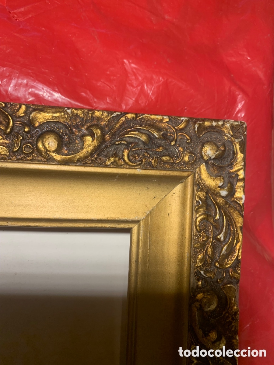 Antig&uuml;edades: Antiguo marco de madera con relieve en &ldquo;pan de oro&rdquo; - Foto 2