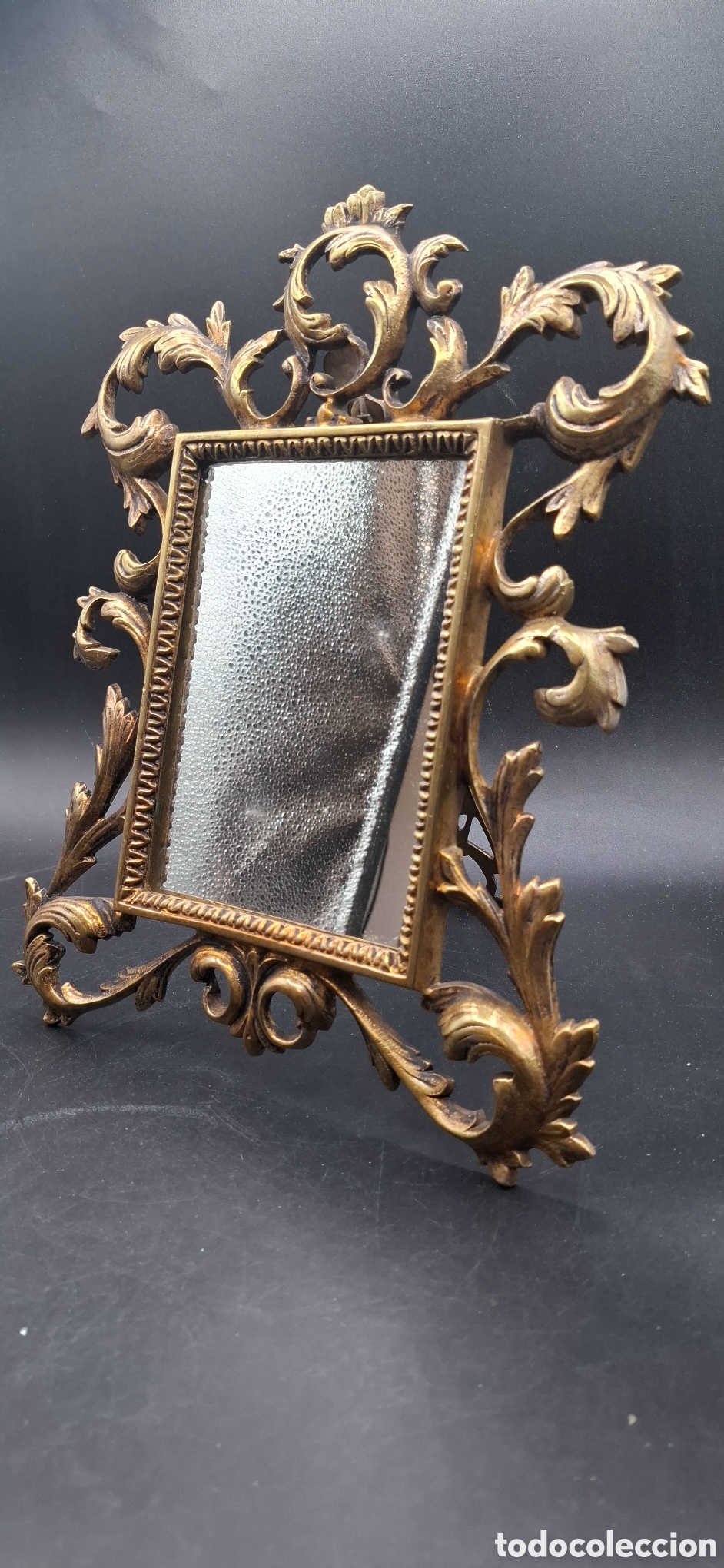 Antig&uuml;edades: Espectacular marco con espejo en bronce. Antiguo. 30x24 cms - Foto 3