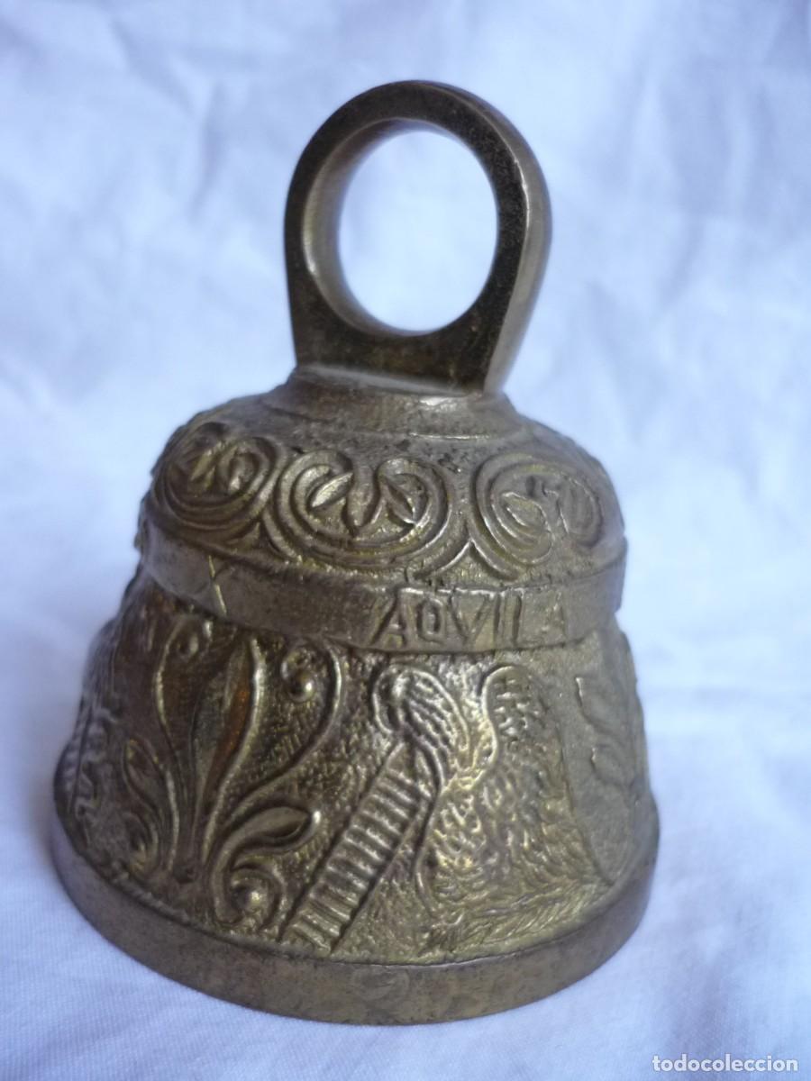 Antig&uuml;edades: Campana de bronce inglesa relieves de animales - Foto 7