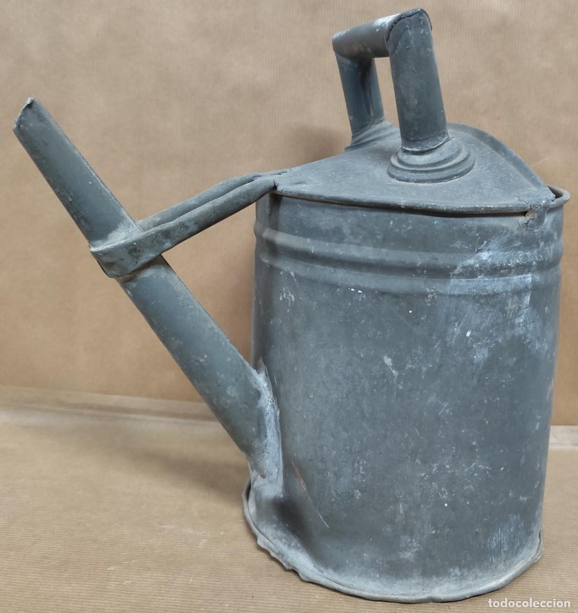 Antig&uuml;edades: ANTIGUA REGADERA DE ZINC - Foto 1