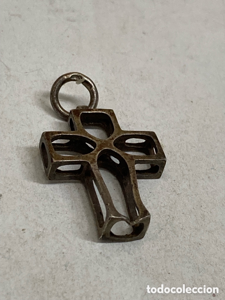 Antig&uuml;edades: Cruz de plata religiosa C329 - Foto 1