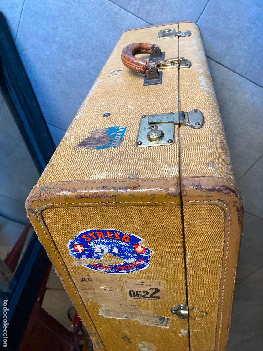 Antig&uuml;edades: Maleta antigua Innovation con desgaste y uso, ver fotos para estado mide 69x22x45 cms