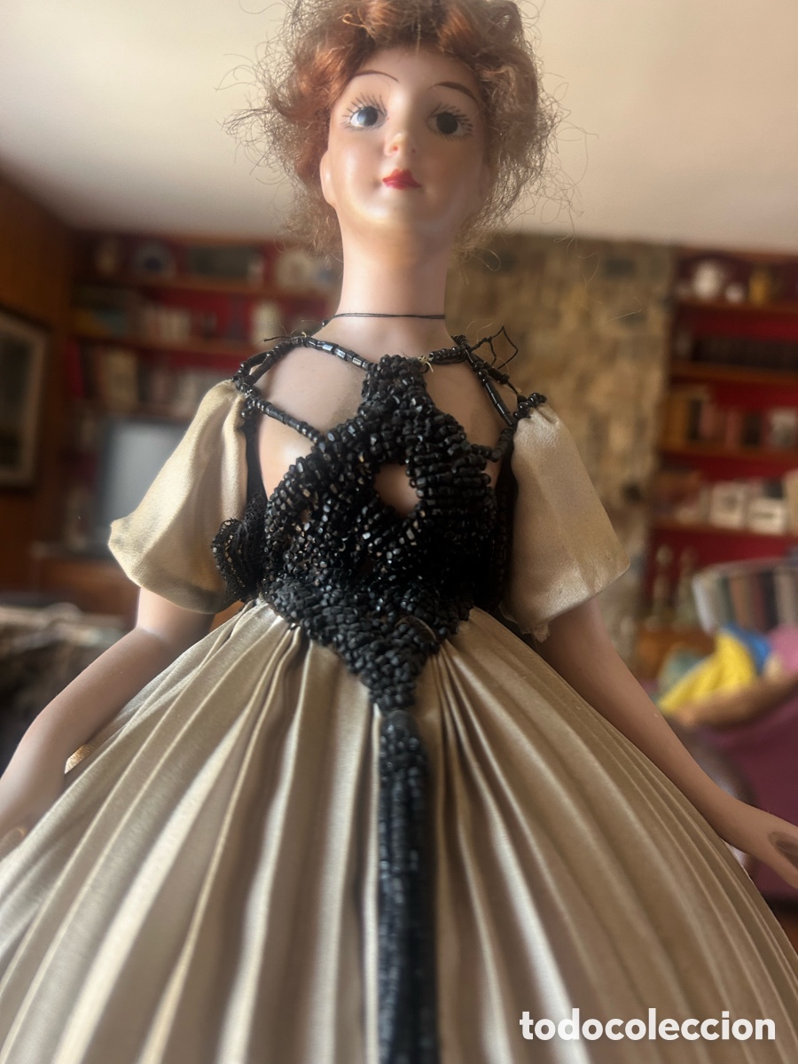 Antig&uuml;edades: Mu&ntilde;eca bombonera de buscuit - Foto 2