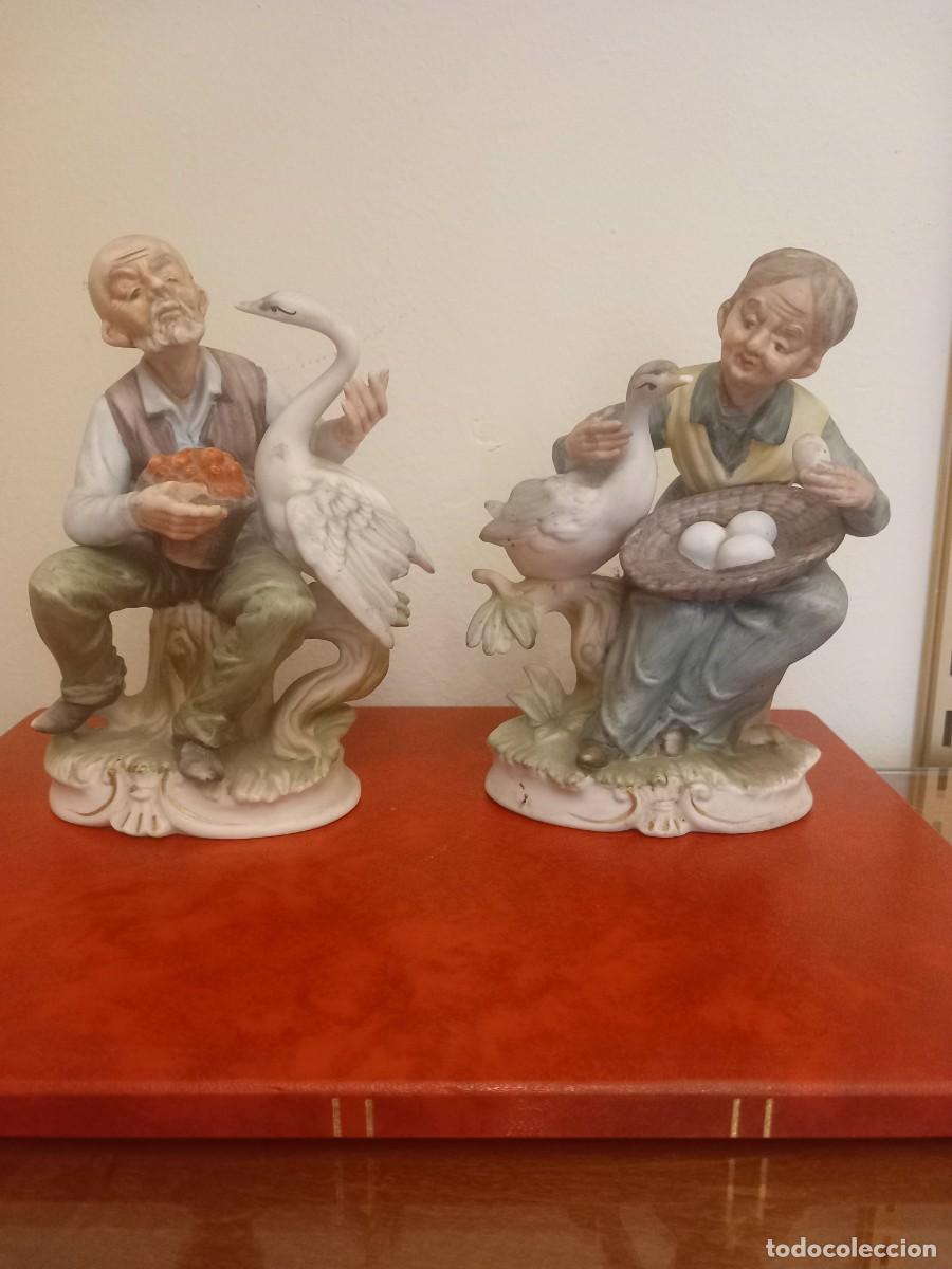 Antiques: PAREJA DE ANCIANOS CON OCA O PATO. MAGNIFICO ESTADO