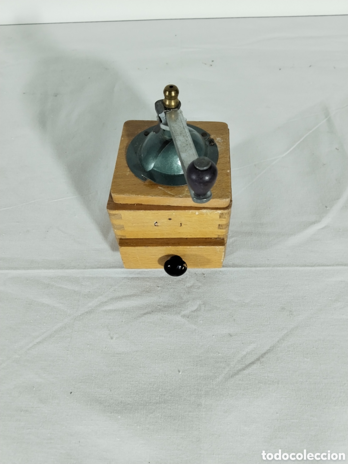 Antig&uuml;edades: Molinillo de pimienta de madera - Foto 1
