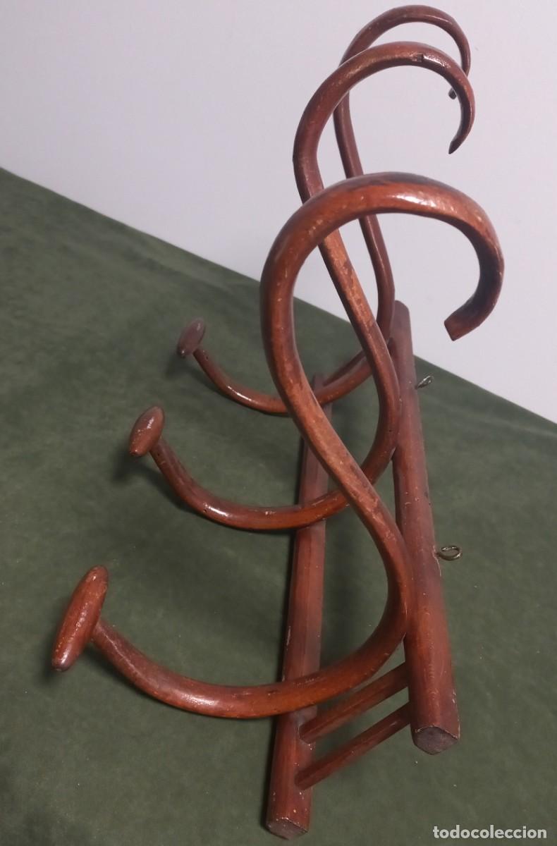 Antig&uuml;edades: Antiguo perchero tipo thonet de tres brazos - Foto 7