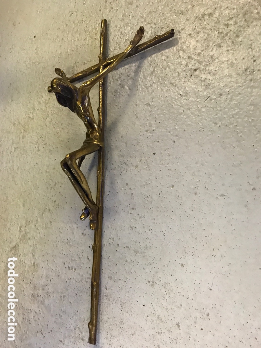 Antig&uuml;edades: Crucifijo modernista de bronce - Foto 3