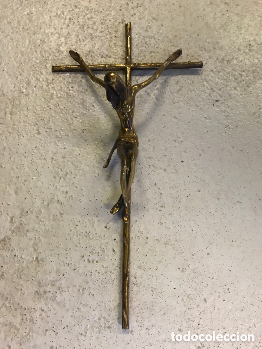 Antig&uuml;edades: Crucifijo modernista de bronce - Foto 1