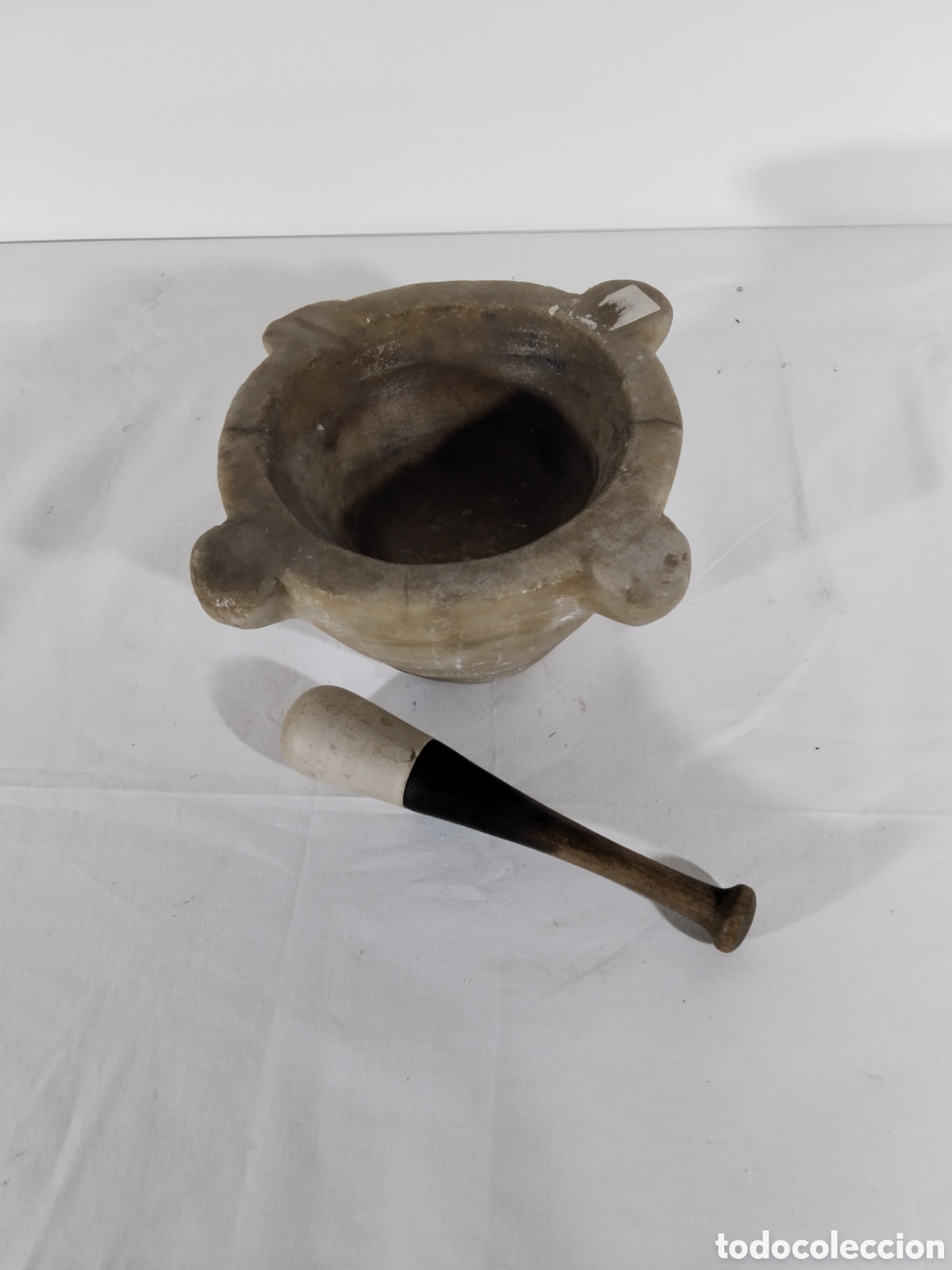 Antig&uuml;edades: Almirez antiguo de m&aacute;rmol con mano - Foto 1