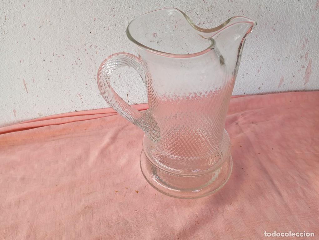 Antig&uuml;edades: jarra de cristal labrada - Foto 1