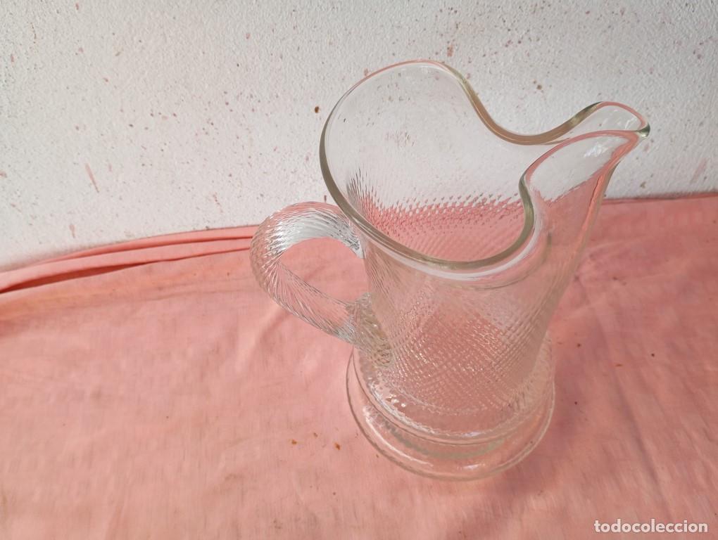 Antig&uuml;edades: jarra de cristal labrada - Foto 2