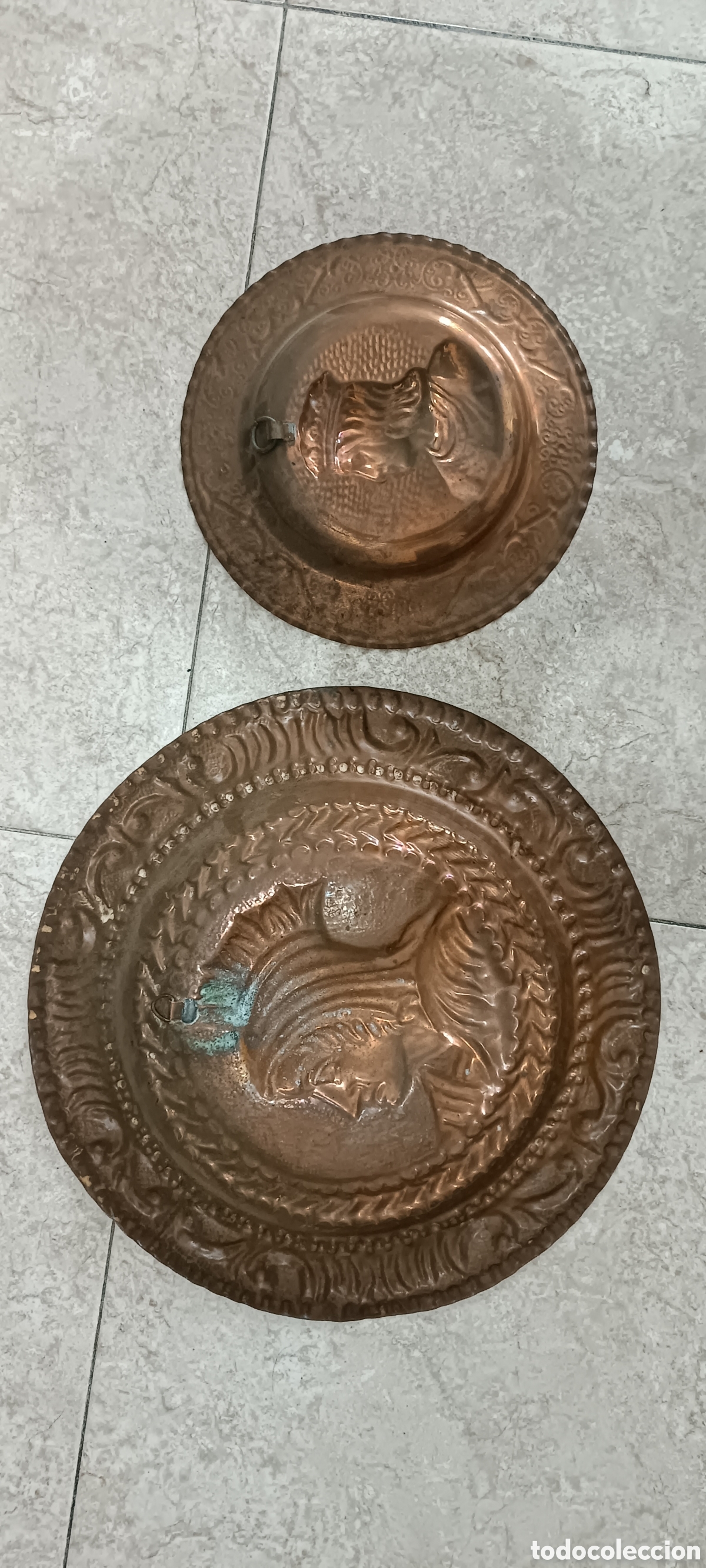 Antig&uuml;edades: Pareja de platos en cobre - Foto 2