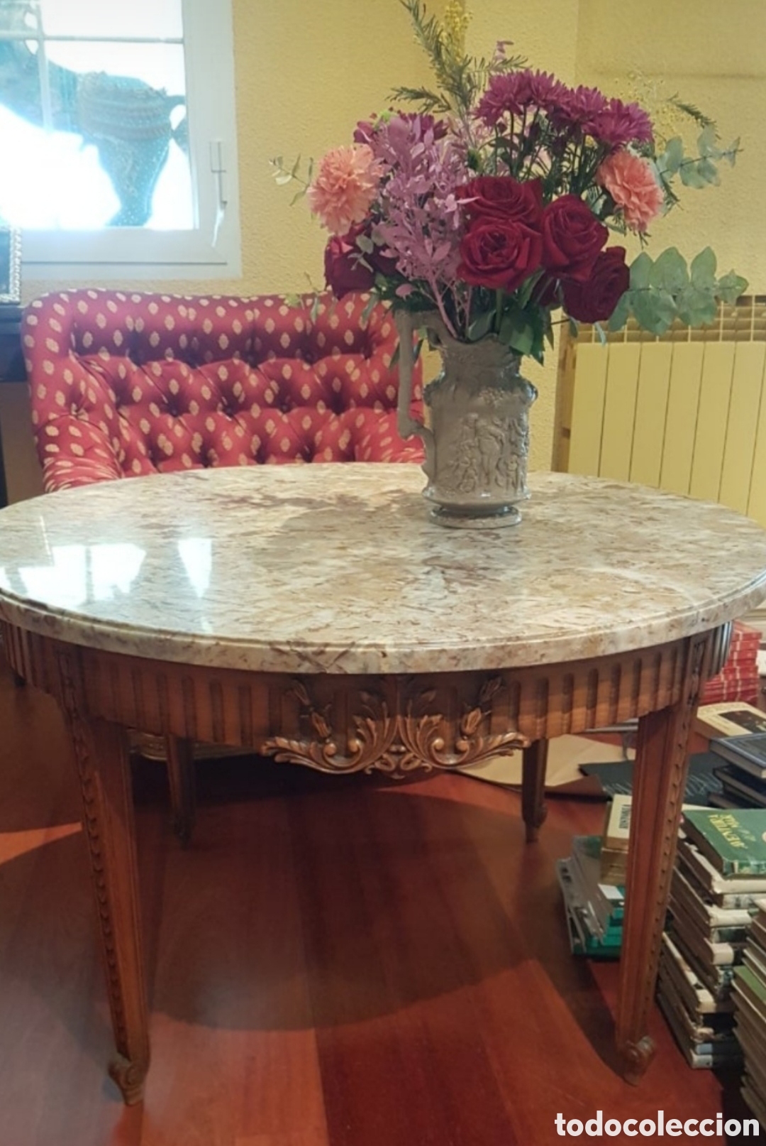 Antig&uuml;edades: Mesa de nogal y m&aacute;rmol - Foto 1