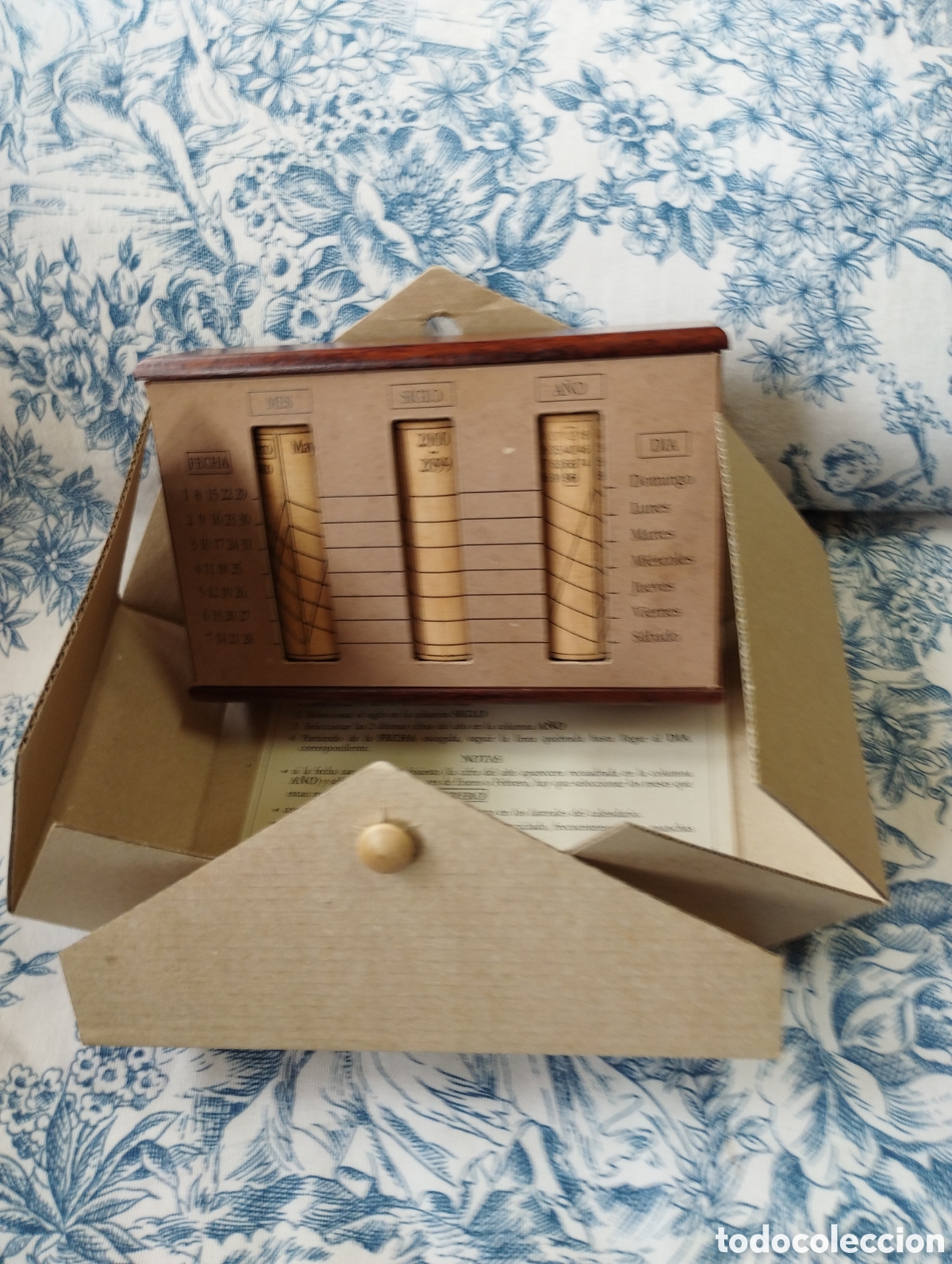 Antig&uuml;edades: Calendario perpetuo de madera - Foto 3